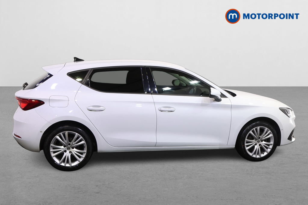 Seat Leon Se Dynamic Manual Petrol Hatchback - Stock Number (1608137) - Drivers side