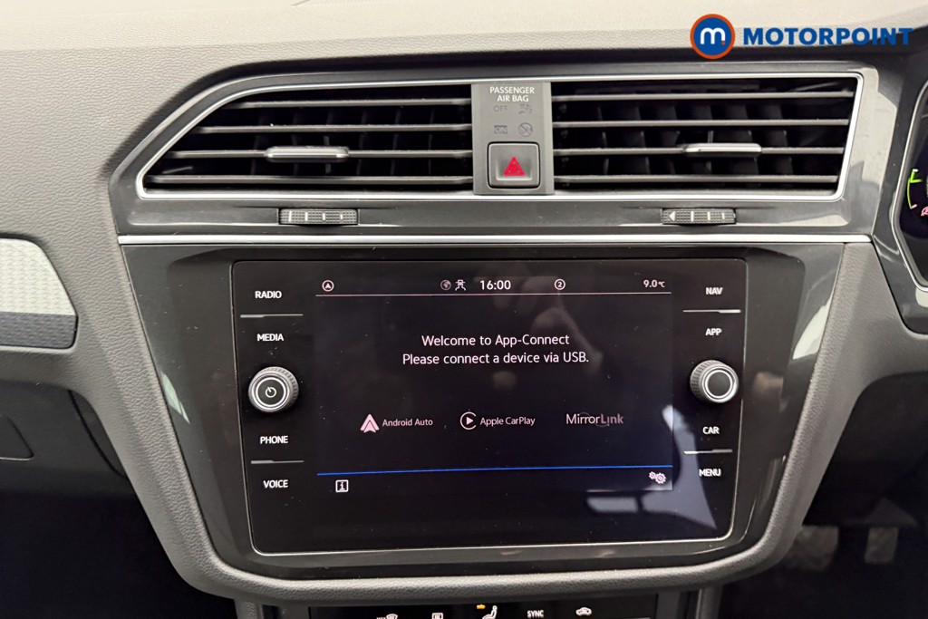 Volkswagen Tiguan Life Automatic Petrol Plug-In Hybrid SUV - Stock Number (1609256) - 2nd supplementary image