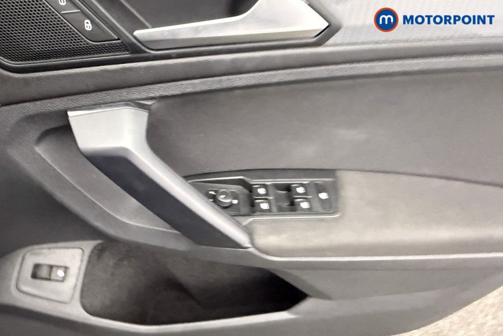 Volkswagen Tiguan Life Automatic Petrol Plug-In Hybrid SUV - Stock Number (1609256) - 17th supplementary image