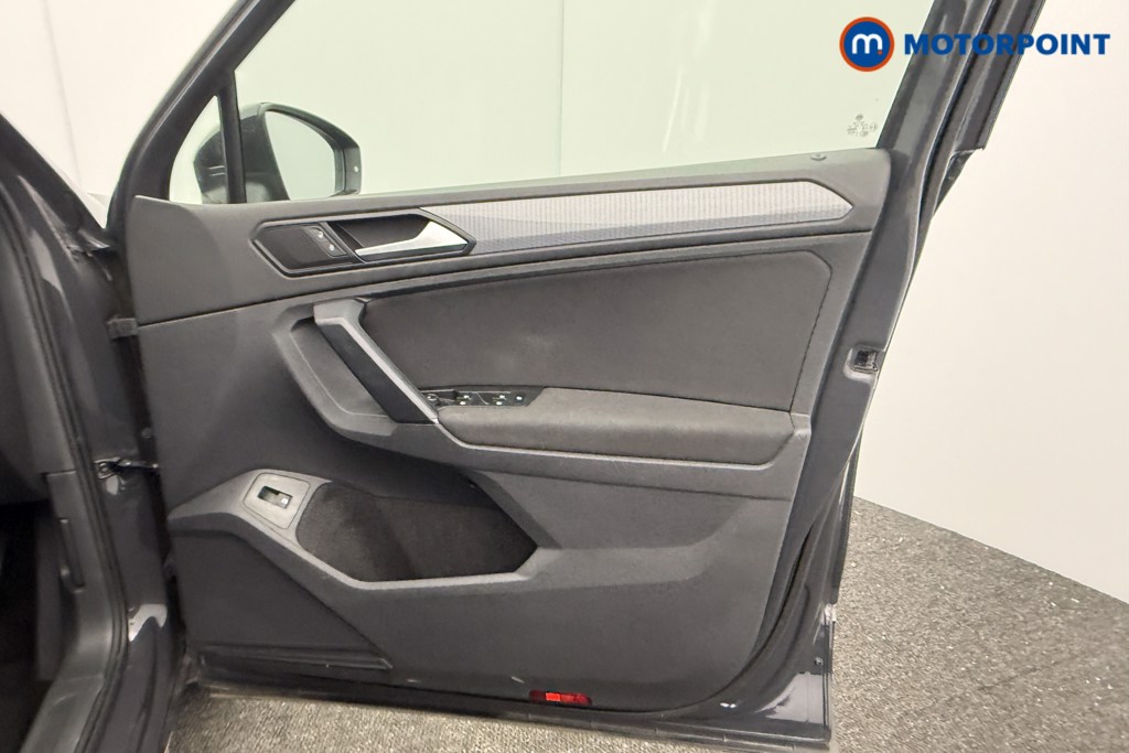 Volkswagen Tiguan Life Automatic Petrol Plug-In Hybrid SUV - Stock Number (1609256) - 18th supplementary image