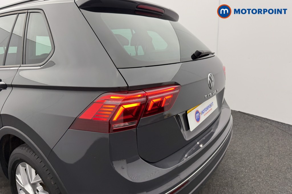 Volkswagen Tiguan Life Automatic Petrol Plug-In Hybrid SUV - Stock Number (1609256) - 27th supplementary image