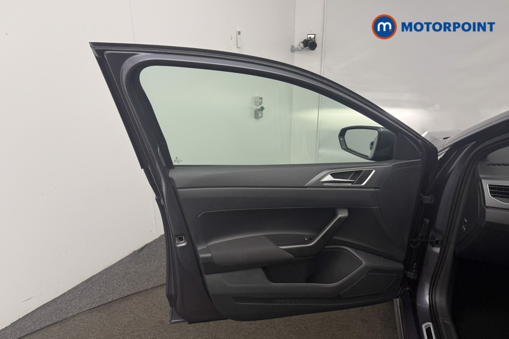 Volkswagen Polo R-Line Manual Petrol Hatchback - Stock Number (1609532) - 4th supplementary image
