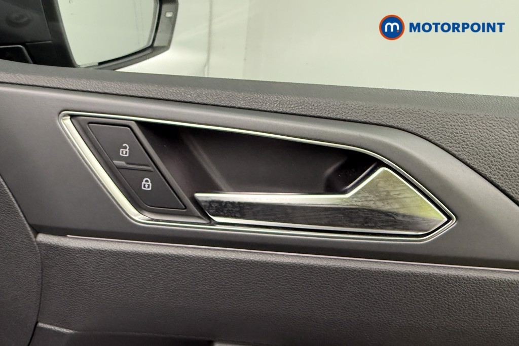 Volkswagen Polo R-Line Manual Petrol Hatchback - Stock Number (1609532) - 19th supplementary image