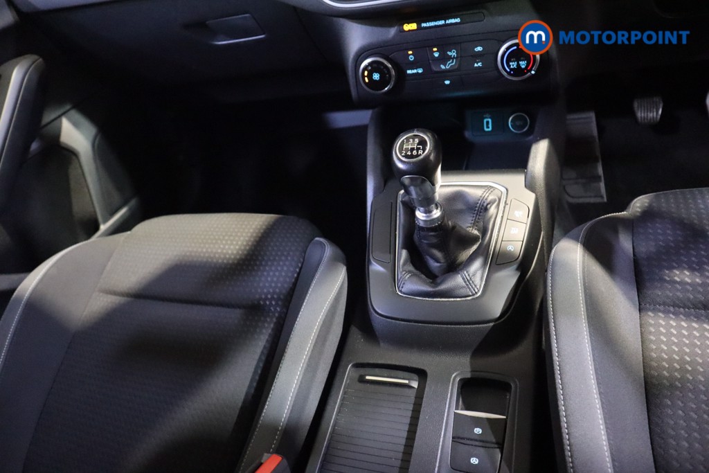 Ford Focus Zetec Manual Petrol Hatchback - Stock Number (1610351) - 7th supplementary image