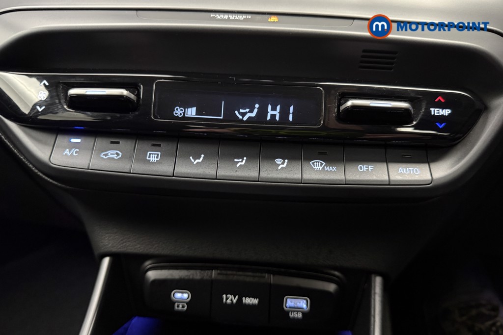 Hyundai I20 Premium Manual Petrol Hatchback - Stock Number (1610679) - 16th supplementary image