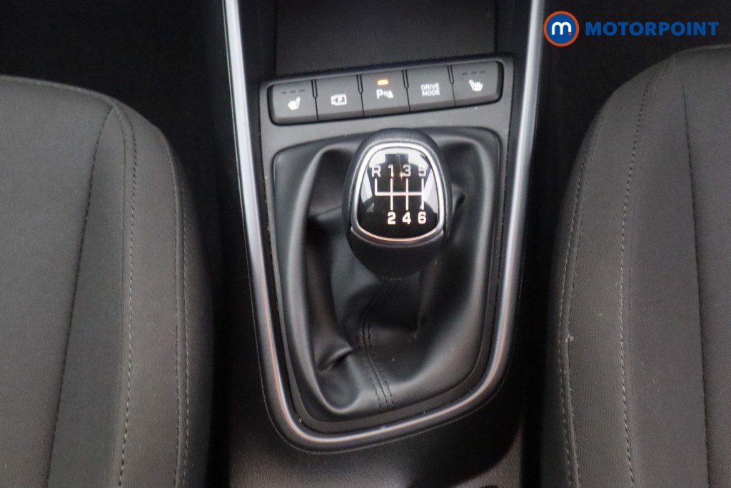 Hyundai I20 Premium Manual Petrol Hatchback - Stock Number (1610732) - 4th supplementary image