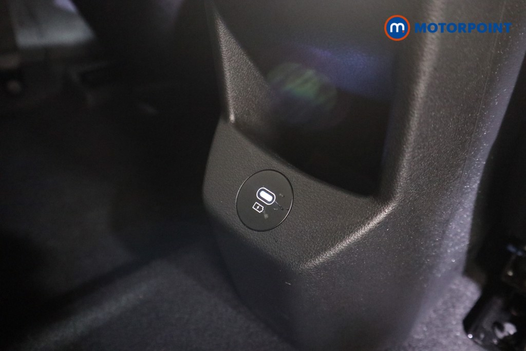 Hyundai I20 Premium Manual Petrol Hatchback - Stock Number (1610744) - 16th supplementary image