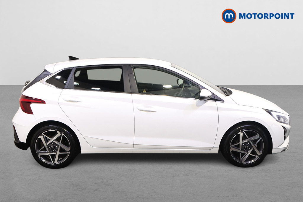 Hyundai I20 Premium Manual Petrol Hatchback - Stock Number (1610744) - Drivers side