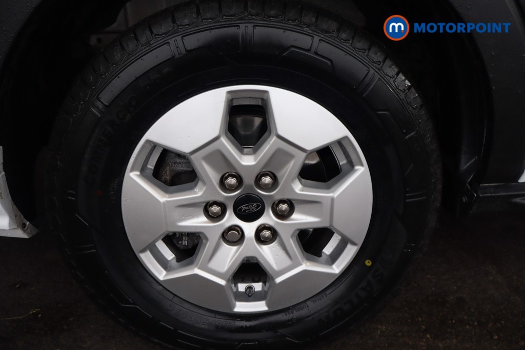 Ford Transit Limited Automatic Diesel Medium Roof Van - Stock Number (1611382) - 9th supplementary image