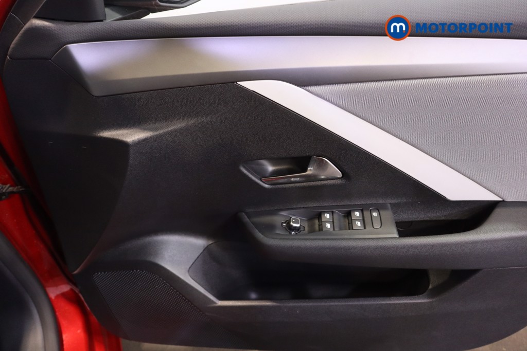 Vauxhall Astra Design Automatic Electric Hatchback - Stock Number (1611589) - 9th supplementary image