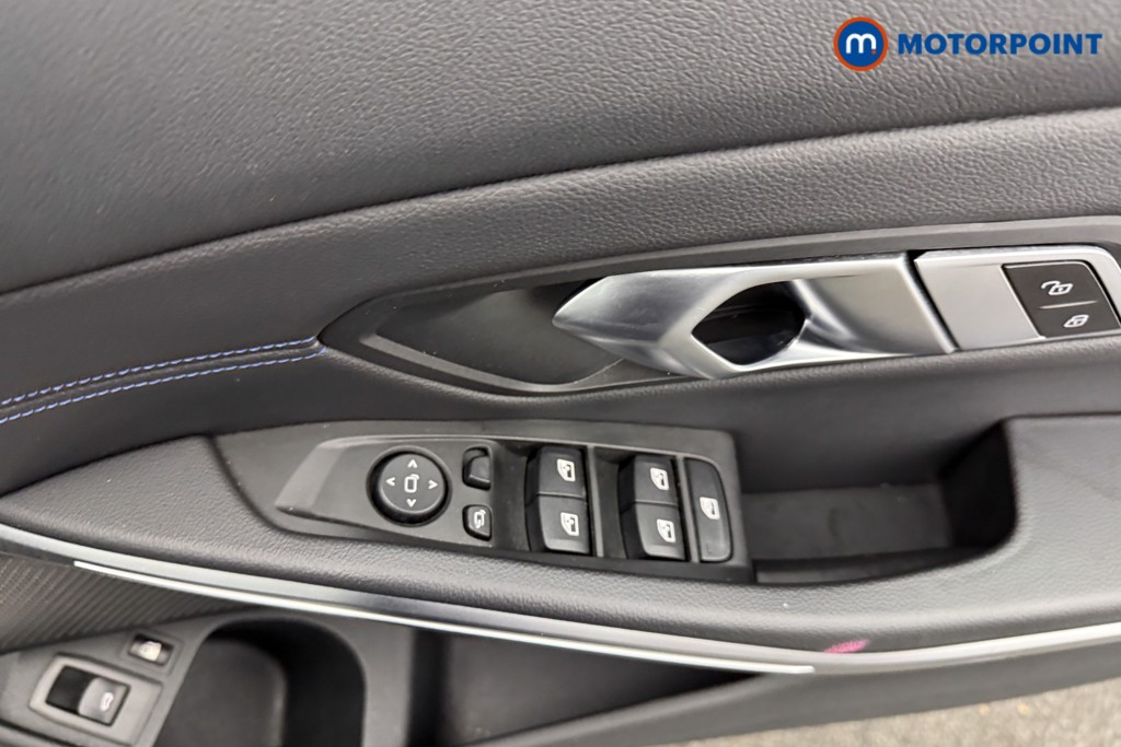 BMW 3 Series M Sport Automatic Petrol Plug-In Hybrid Estate - Stock Number (1611941) - 17th supplementary image