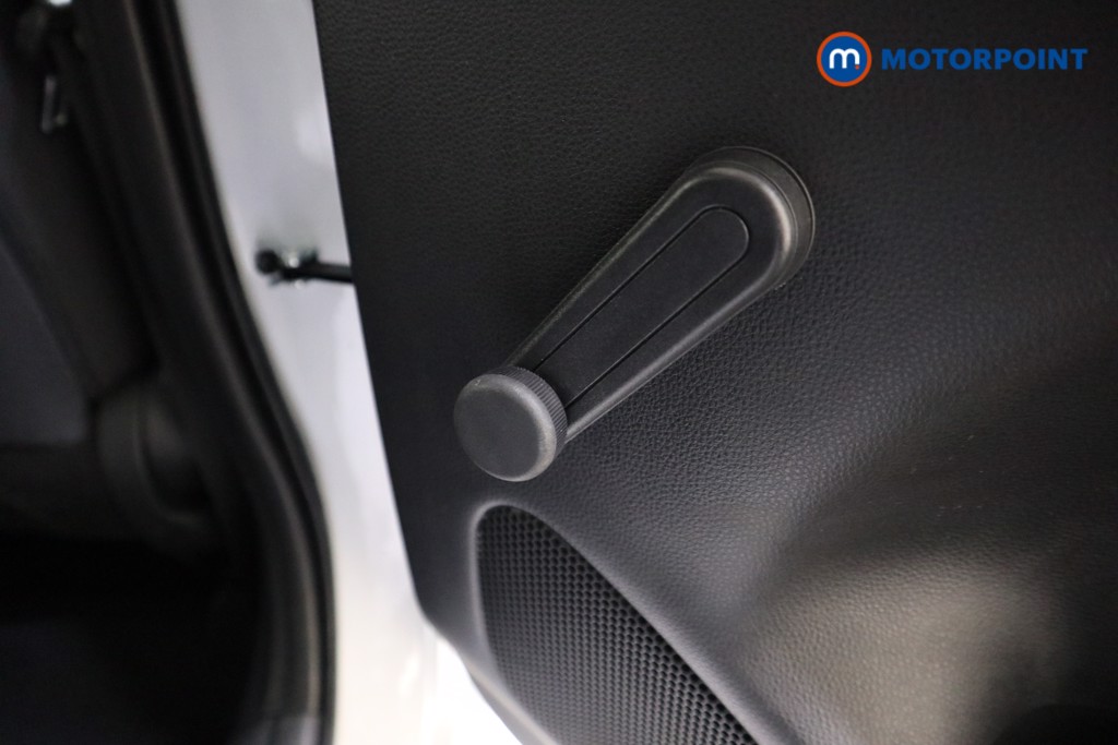 Toyota Yaris Icon Automatic Petrol-Electric Hybrid Hatchback - Stock Number (1612449) - 17th supplementary image