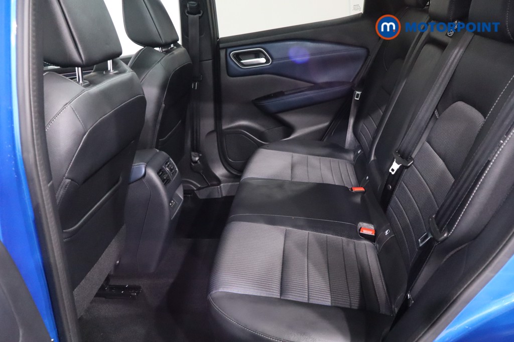 Nissan Qashqai Tekna Manual Petrol SUV - Stock Number (1612724) - 5th supplementary image