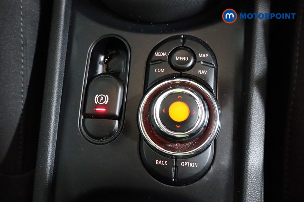 Mini Clubman Cooper Sport Manual Petrol Estate - Stock Number (1612889) - 11th supplementary image