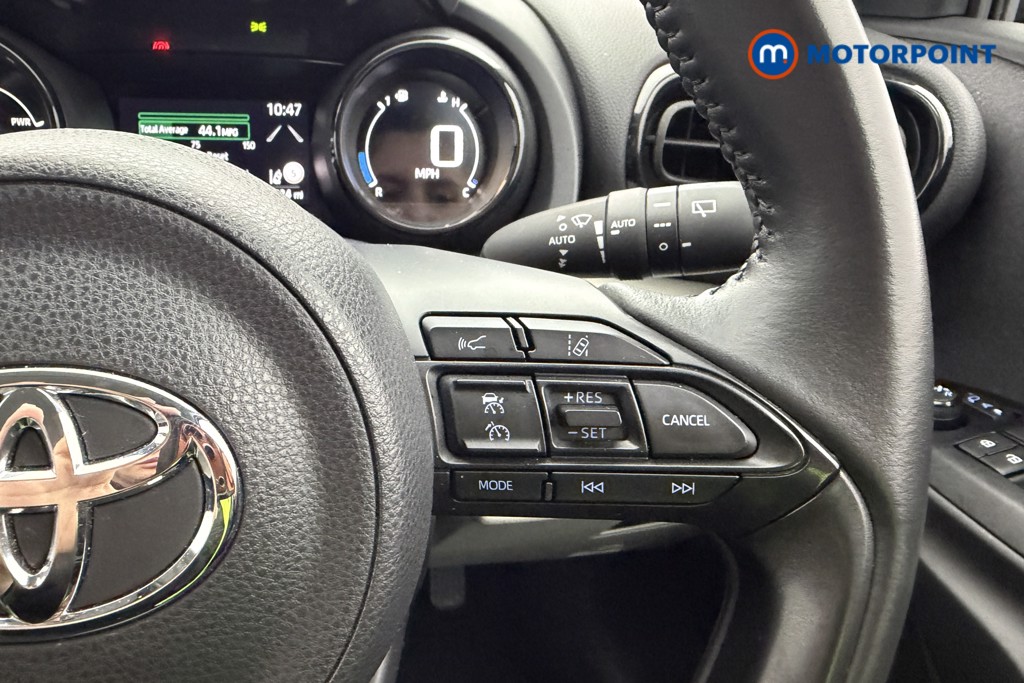 Toyota Yaris Excel Automatic Petrol-Electric Hybrid Hatchback - Stock Number (1613002) - 4th supplementary image