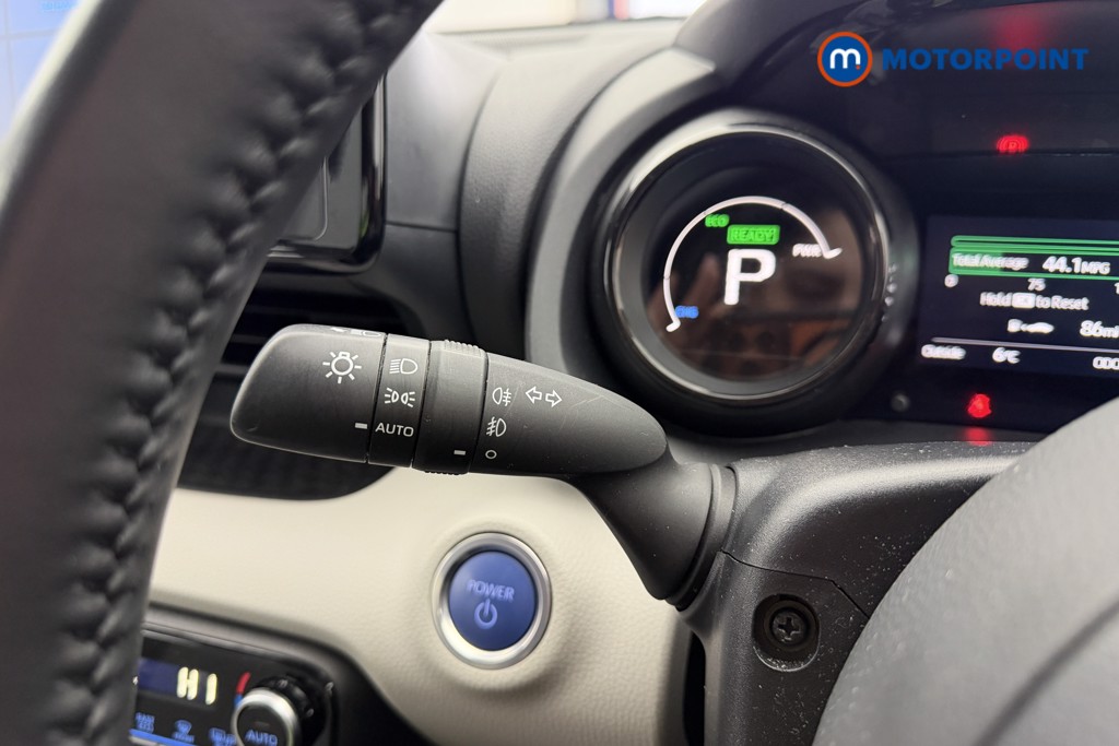 Toyota Yaris Excel Automatic Petrol-Electric Hybrid Hatchback - Stock Number (1613002) - 5th supplementary image