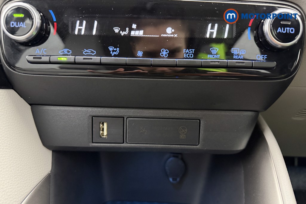 Toyota Yaris Excel Automatic Petrol-Electric Hybrid Hatchback - Stock Number (1613002) - 11th supplementary image