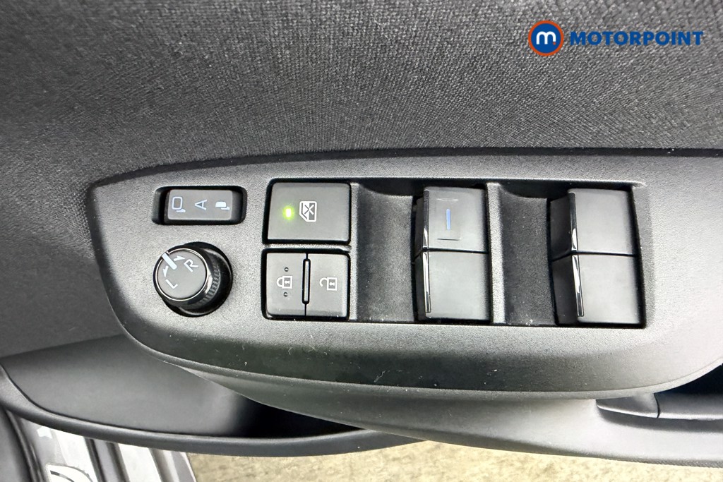 Toyota Yaris Excel Automatic Petrol-Electric Hybrid Hatchback - Stock Number (1613002) - 17th supplementary image