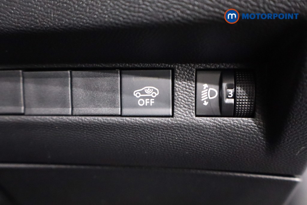 Peugeot 2008 Allure Manual Petrol SUV - Stock Number (1613116) - 18th supplementary image