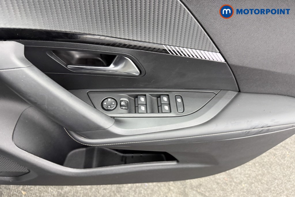Peugeot 2008 Allure Manual Petrol SUV - Stock Number (1613124) - 13th supplementary image