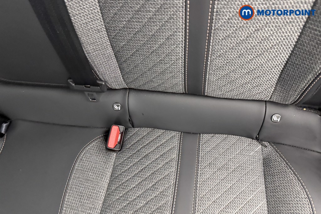 Peugeot 2008 Allure Manual Petrol SUV - Stock Number (1613124) - 21st supplementary image