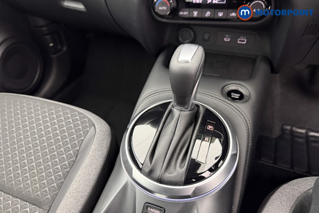 Nissan Juke N-Connecta Automatic Petrol-Electric Hybrid SUV - Stock Number (1613212) - 11th supplementary image