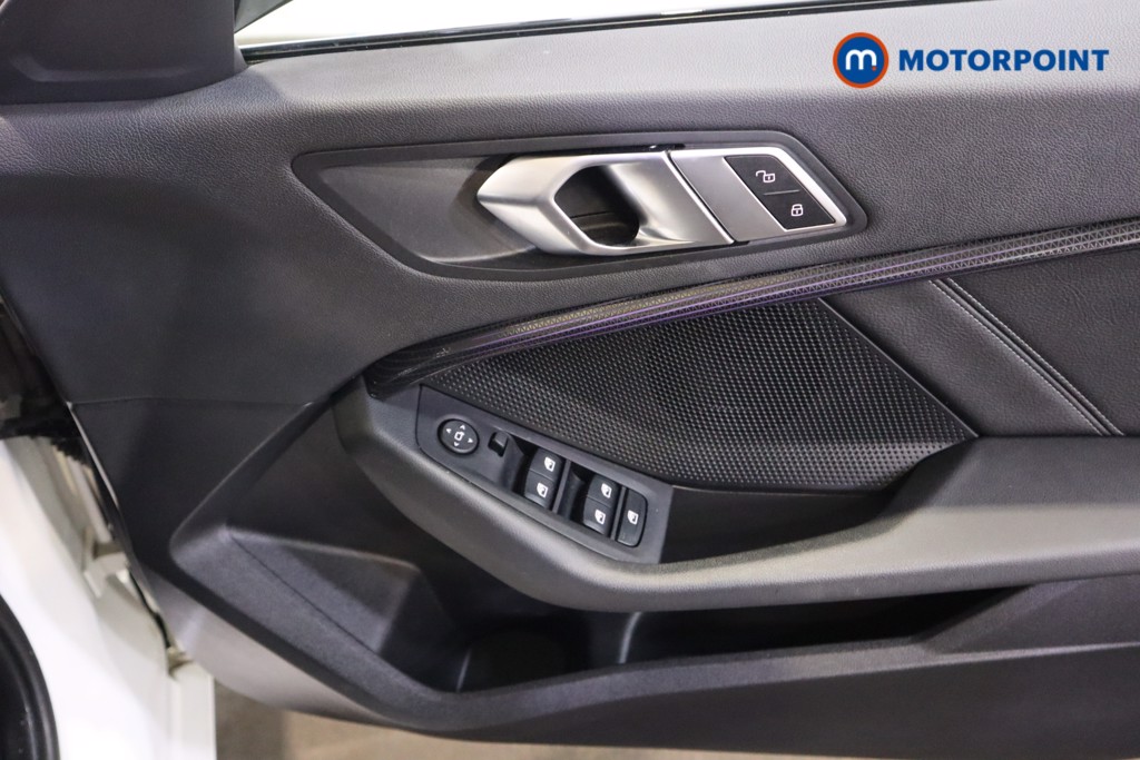 BMW 1 Series Sport Manual Petrol Hatchback - Stock Number (1613387) - 9th supplementary image