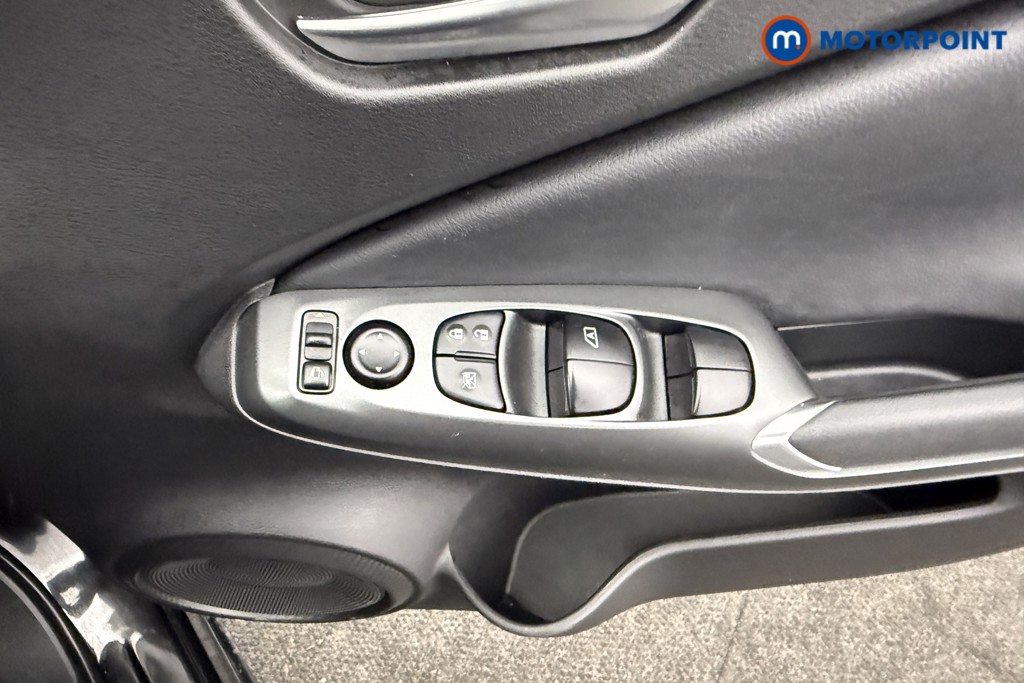 Nissan Juke Acenta Premium Manual Petrol SUV - Stock Number (1613412) - 13th supplementary image