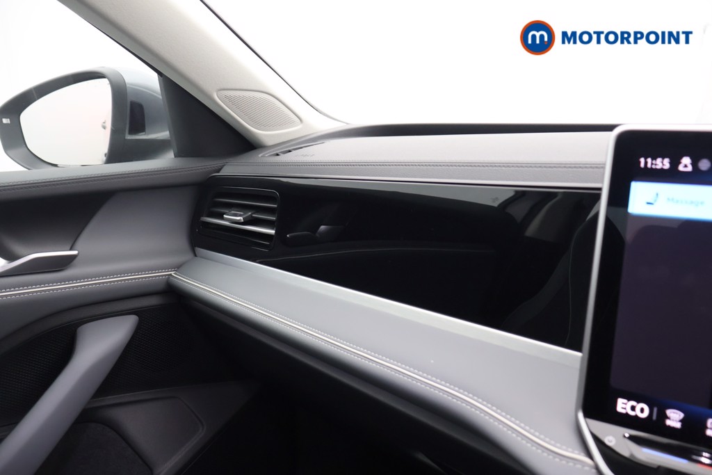 Volkswagen Passat Life Automatic Petrol Plug-In Hybrid Estate - Stock Number (1613647) - 10th supplementary image