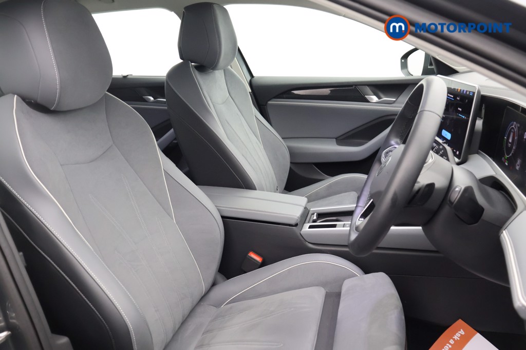 Volkswagen Passat Life Automatic Petrol Plug-In Hybrid Estate - Stock Number (1613647) - 14th supplementary image