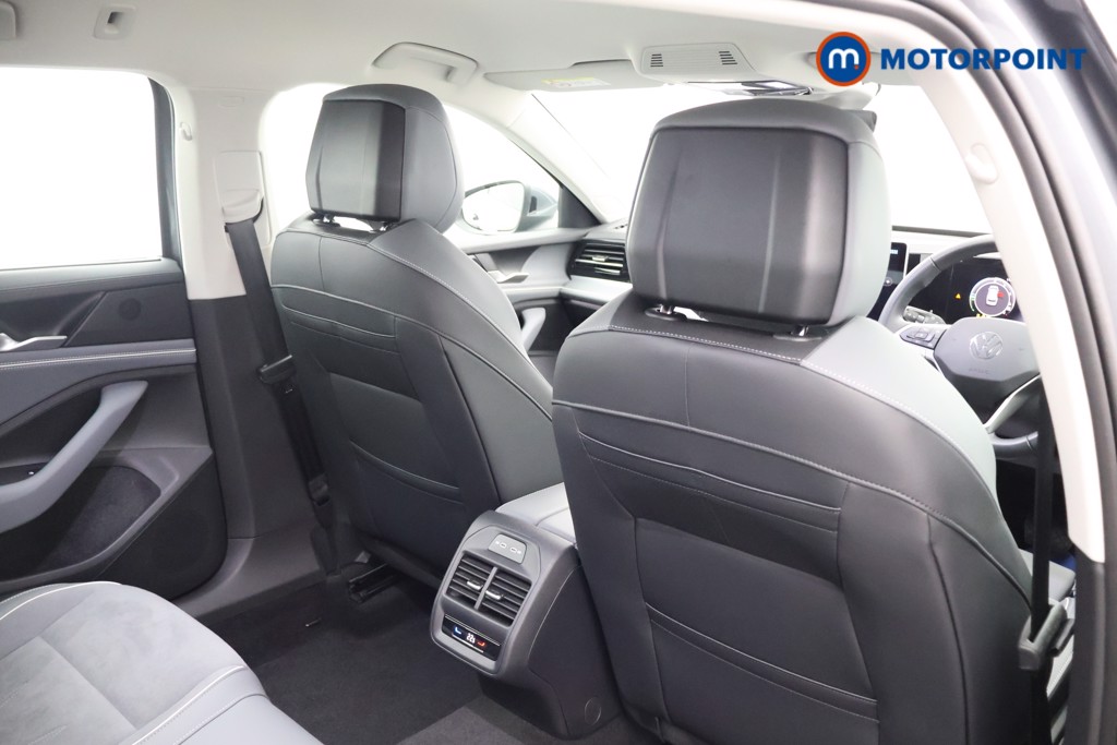 Volkswagen Passat Life Automatic Petrol Plug-In Hybrid Estate - Stock Number (1613647) - 16th supplementary image