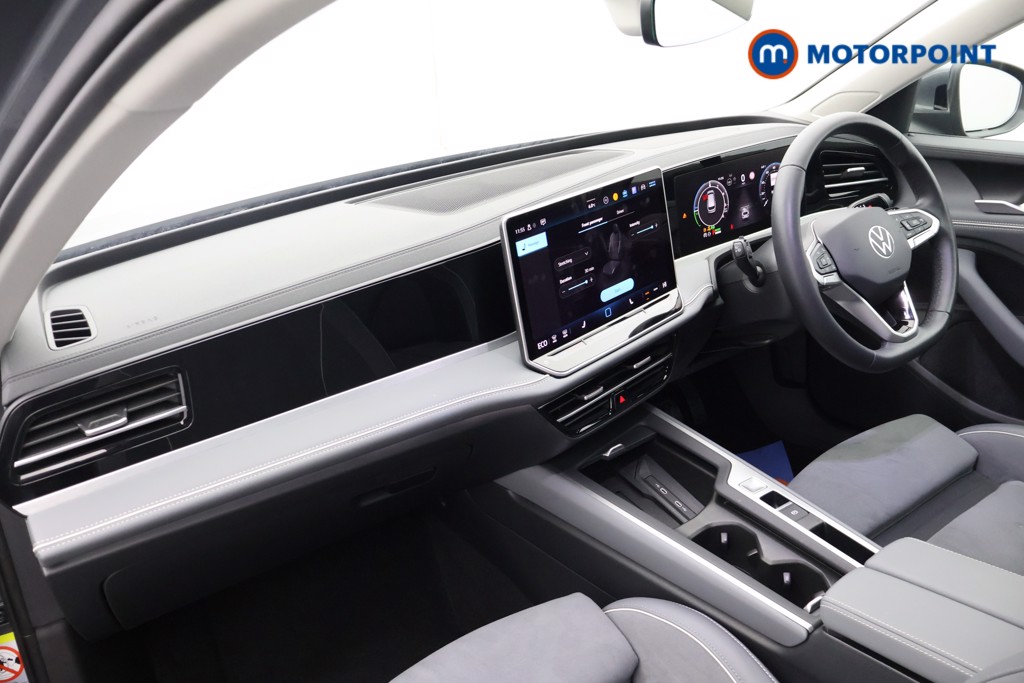 Volkswagen Passat Life Automatic Petrol Plug-In Hybrid Estate - Stock Number (1613647) - 18th supplementary image