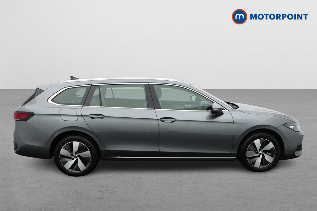 Volkswagen Passat Life Automatic Petrol Plug-In Hybrid Estate - Stock Number (1613647) - Drivers side