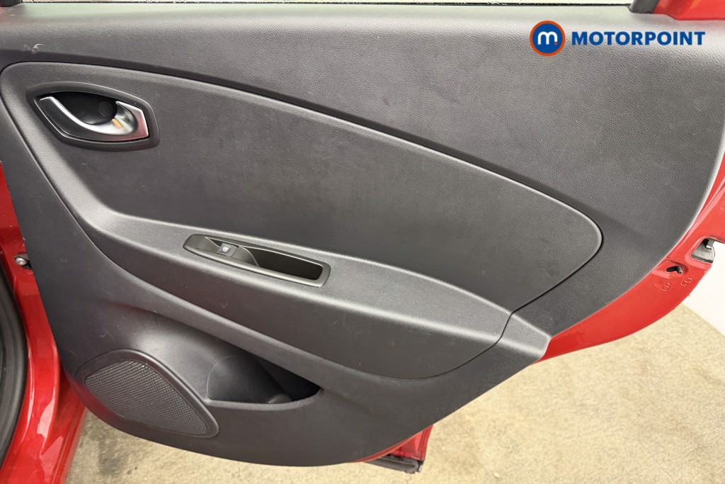 Renault Captur Iconic Manual Petrol SUV - Stock Number (1614537) - 25th supplementary image