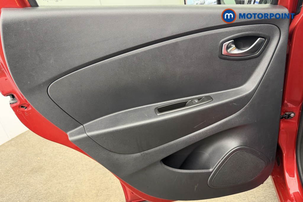 Renault Captur Iconic Manual Petrol SUV - Stock Number (1614537) - 29th supplementary image