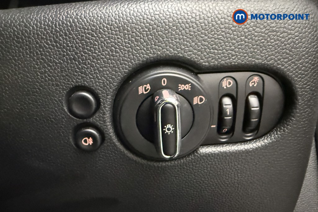 Mini Hatchback Cooper Classic Manual Petrol Hatchback - Stock Number (1614635) - 17th supplementary image