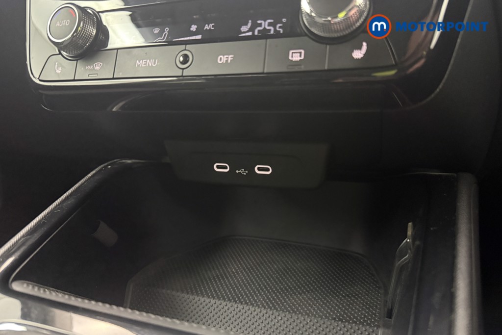 Skoda Fabia Colour Edition Manual Petrol Hatchback - Stock Number (1614638) - 13th supplementary image