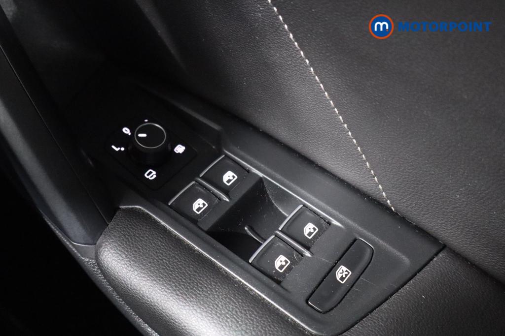 Volkswagen Tiguan R-Line Automatic Petrol Plug-In Hybrid SUV - Stock Number (1614660) - 13th supplementary image