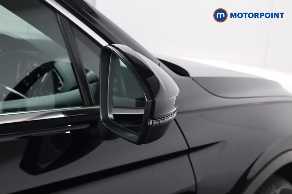 Volkswagen Tiguan R-Line Automatic Petrol Plug-In Hybrid SUV - Stock Number (1614660) - 17th supplementary image