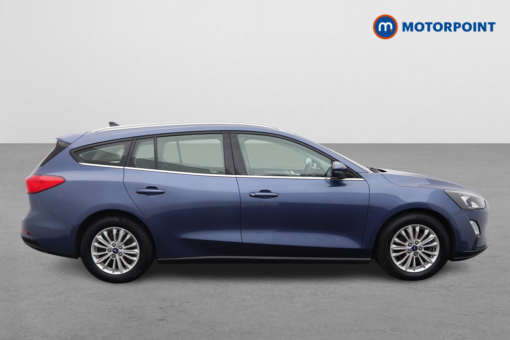 Ford Focus Titanium Manual Petrol Estate - Stock Number (1599071) - Drivers side