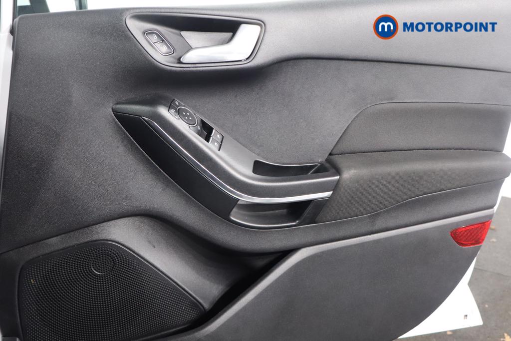 Ford Fiesta Zetec Automatic Petrol Hatchback - Stock Number (1601558) - 9th supplementary image