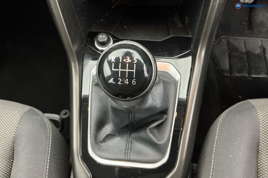 Volkswagen T-Roc SE Manual Petrol SUV - Stock Number (1603880) - 17th supplementary image