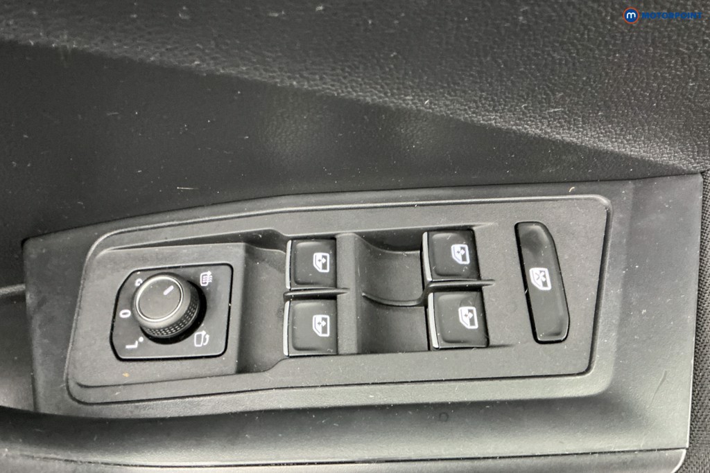 Volkswagen T-Roc SE Manual Petrol SUV - Stock Number (1603880) - 24th supplementary image