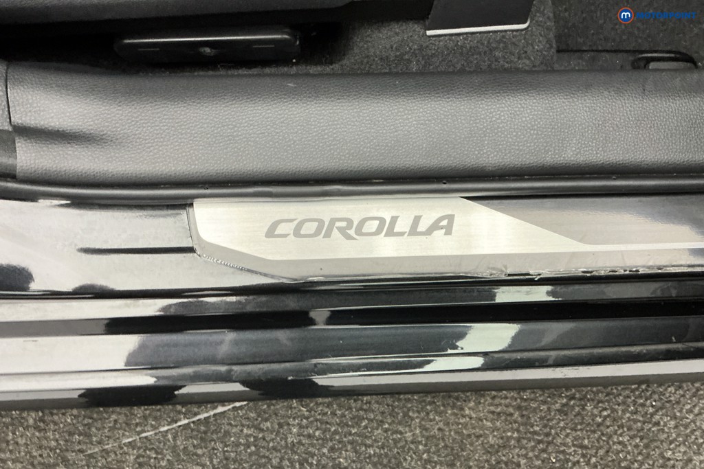 Toyota Corolla Excel Automatic Petrol-Electric Hybrid Estate - Stock Number (1605442) - 18th supplementary image