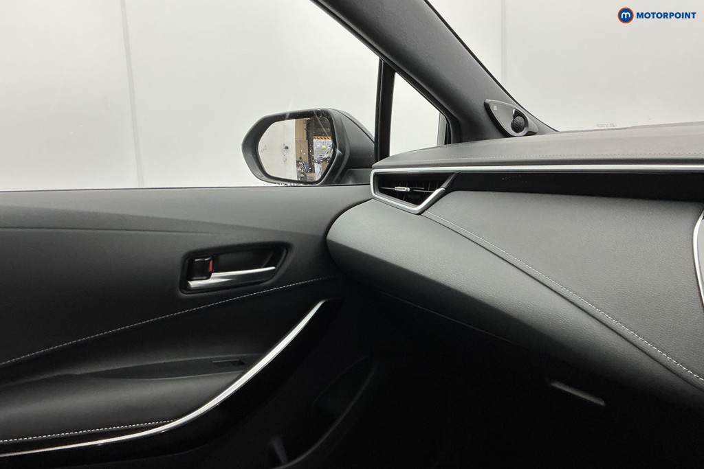 Toyota Corolla Excel Automatic Petrol-Electric Hybrid Estate - Stock Number (1605442) - 24th supplementary image