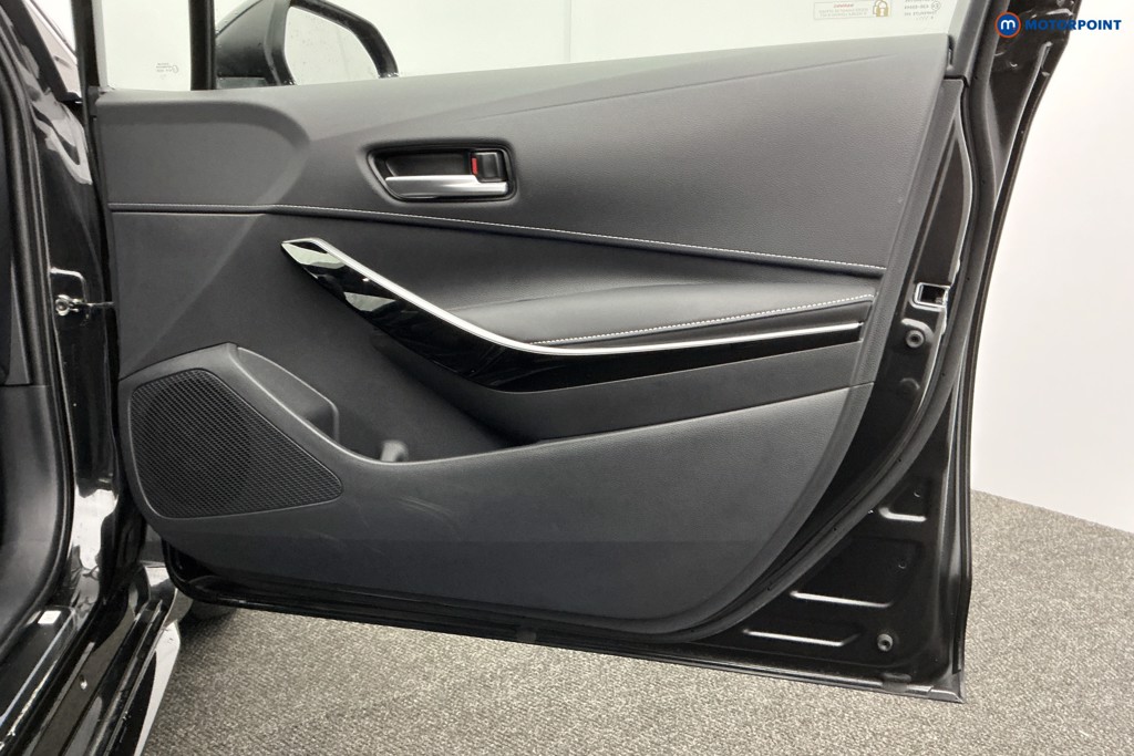 Toyota Corolla Excel Automatic Petrol-Electric Hybrid Estate - Stock Number (1605442) - 28th supplementary image