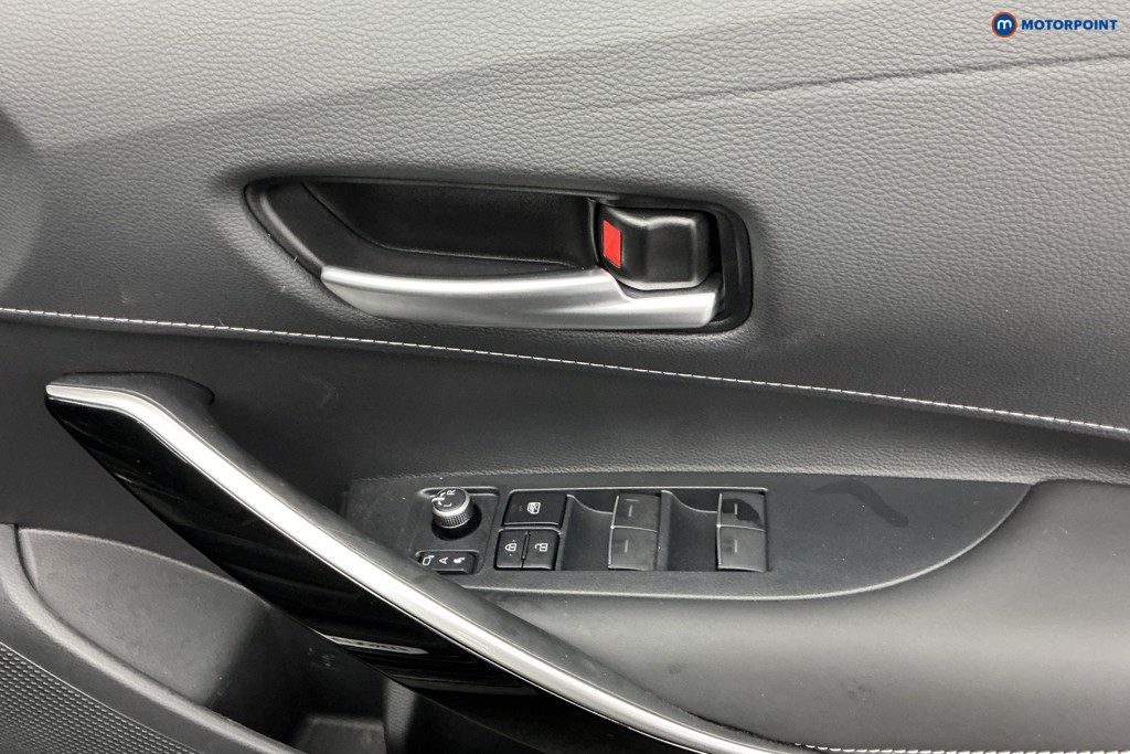 Toyota Corolla Excel Automatic Petrol-Electric Hybrid Estate - Stock Number (1605442) - 29th supplementary image