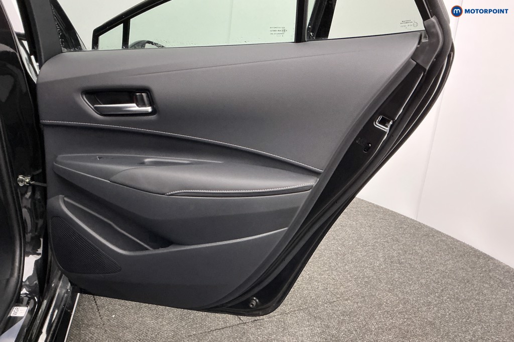 Toyota Corolla Excel Automatic Petrol-Electric Hybrid Estate - Stock Number (1605442) - 30th supplementary image