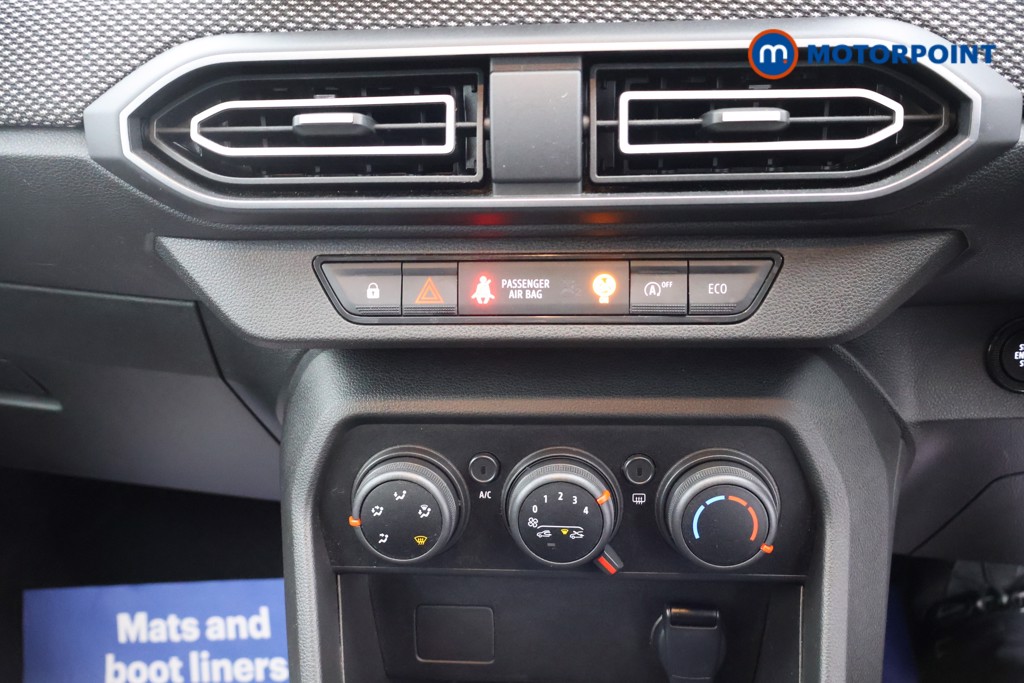 Dacia Sandero Expression Manual Petrol Hatchback - Stock Number (1608387) - 9th supplementary image