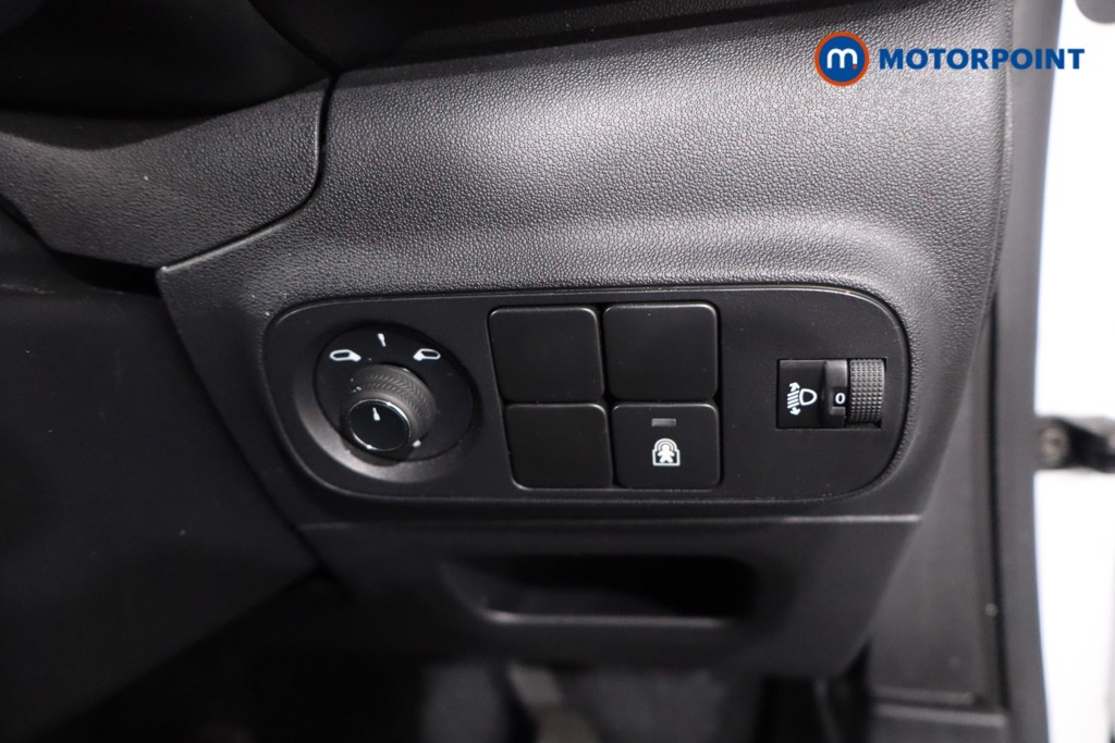 Citroen C3 Shine Plus Manual Petrol Hatchback - Stock Number (1608552) - 17th supplementary image